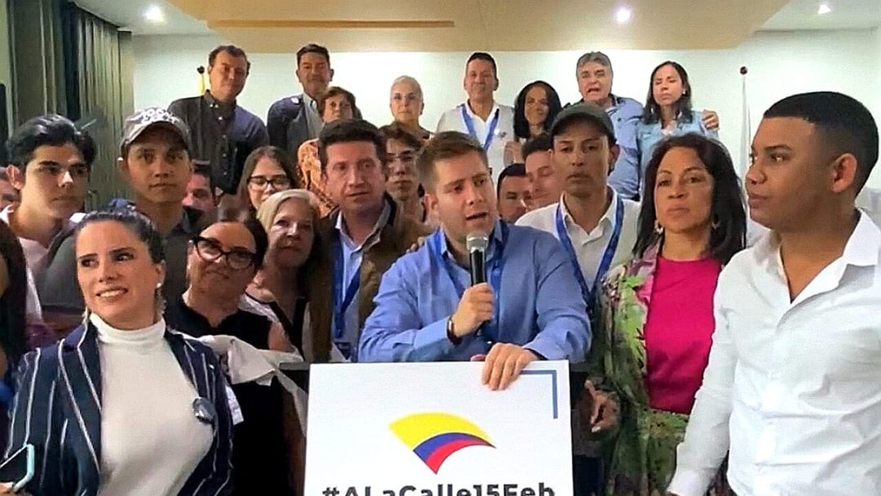 Integrantes del Centro Democrático y sectores opuestos al Gobierno Petro, estuvieron este sábado en Medellín