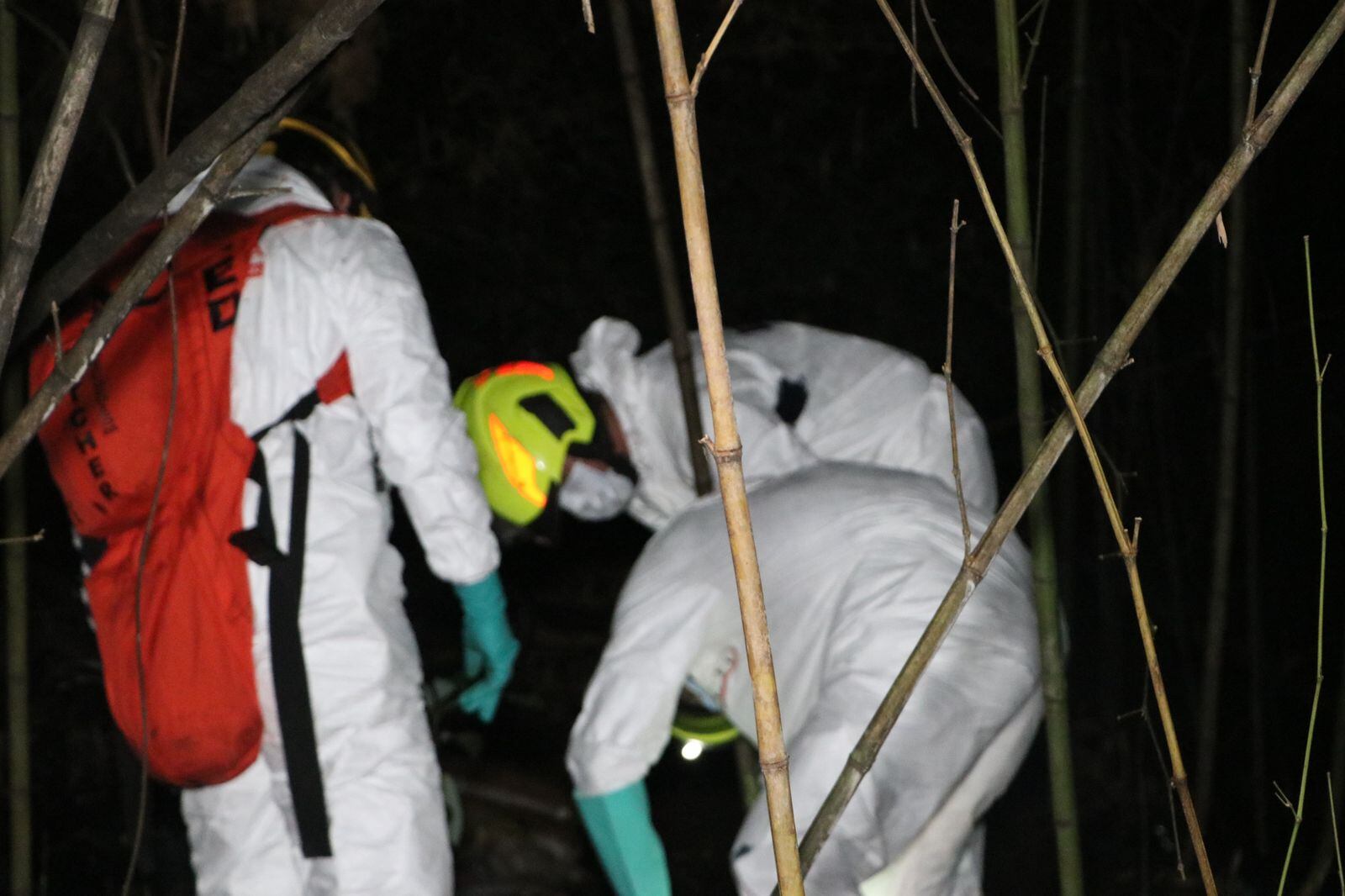 Los bomberos de Bucaramanga realizaron el rescate del cuerpo.