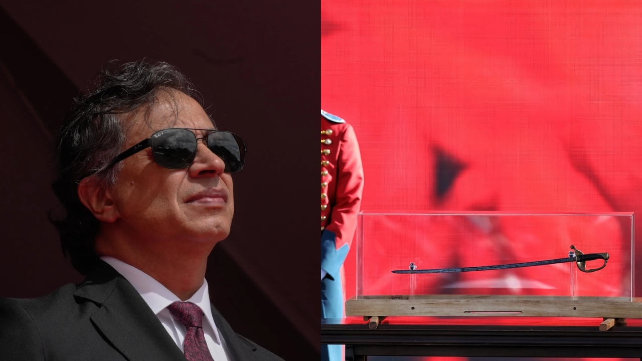 Gustavo Petro y la espada de Bolívar.