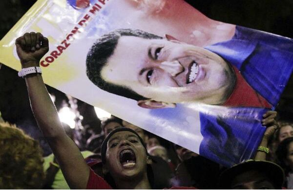 Con imágenes los venezolanos recordaron al comandante. 