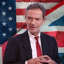 Omar Bula Escobar, nuevo canciller colombiano. Y, atrás, las banderas de Estados Unidos y del Reino Unido