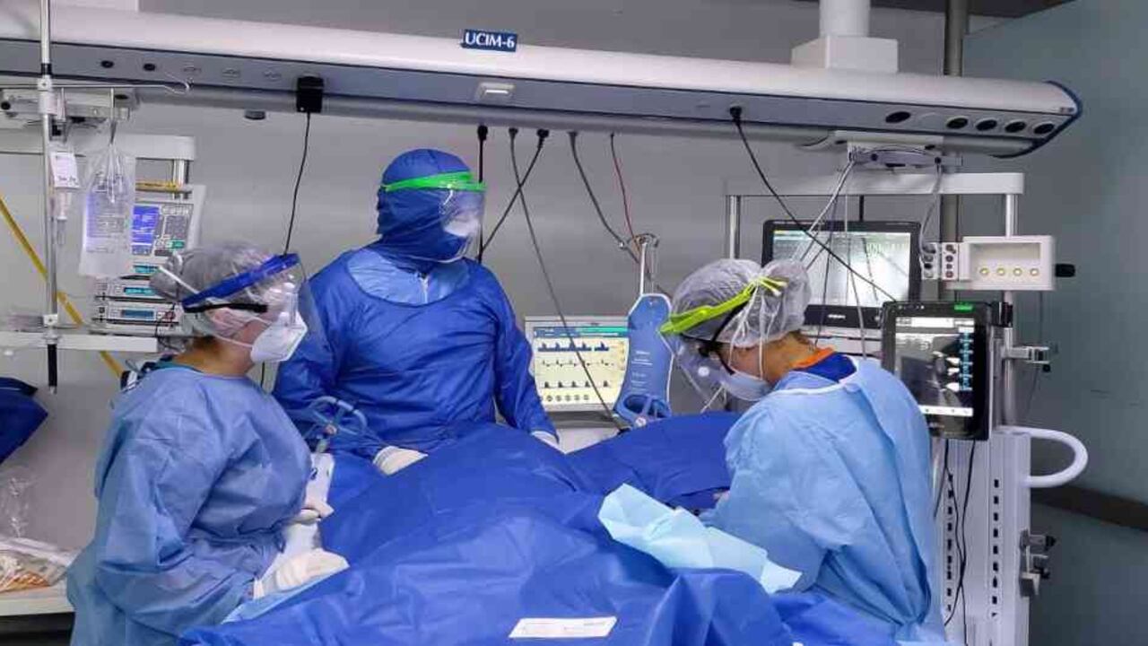 Médicos tendrían que priorizar quién va a UCI y quién no | Colombia hoy