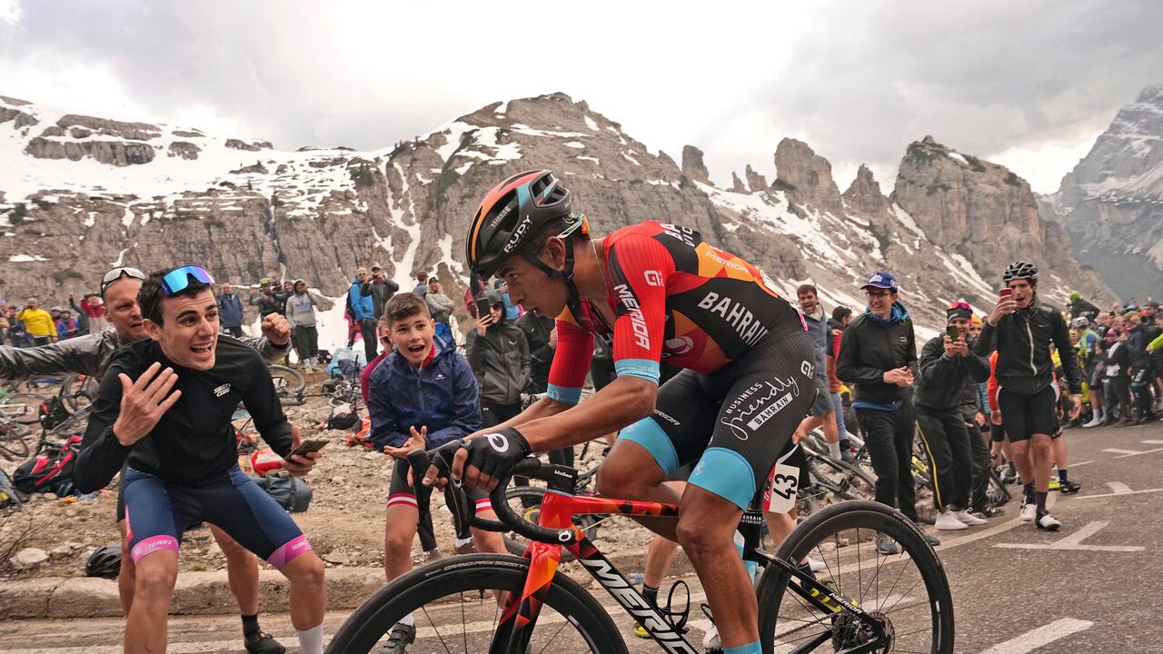 Colombia's Santiago Buitrago pedals on his way to win the 19th stage of the Giro D'Italia , tour of Italy cycling race, from Longarone to Tre Cime di Lavaredo, Italy, Friday, May 26, 2023. (Marco Alpozzi/LaPresse via AP)
