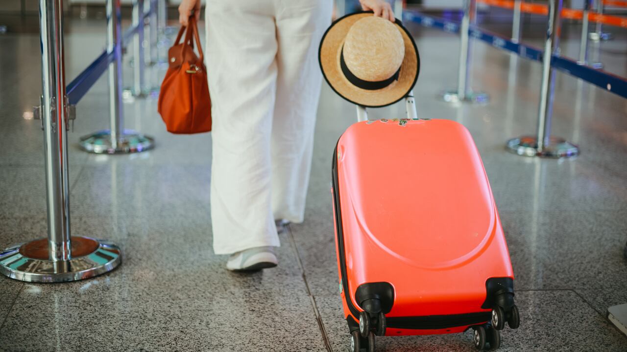 El Departamento de Transporte lanzó una iniciativa que busca recuperar la “cortesía en los cielos” ante el aumento de incidentes aéreos.