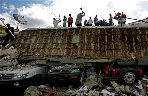 Decenas de miles de personas perdieron sus hogares en una ciudad en que el alcalde dijo hace un año que 60% de los edificios están mal construidos y son inseguros.