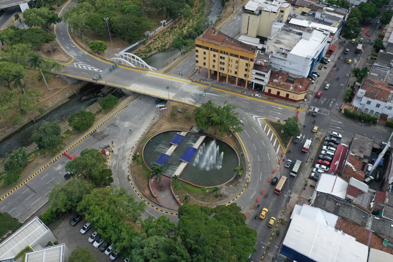 Así luce, desde el aire, el puente remodelado. Fue entregado este martes 17 de septiembre de 2024.