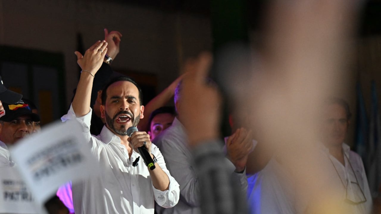 El candidato presidencial de derecha Abelardo de la Espriella pronuncia un discurso durante un mitin de campaña en Cali, Colombia, el 10 de septiembre de 2025.