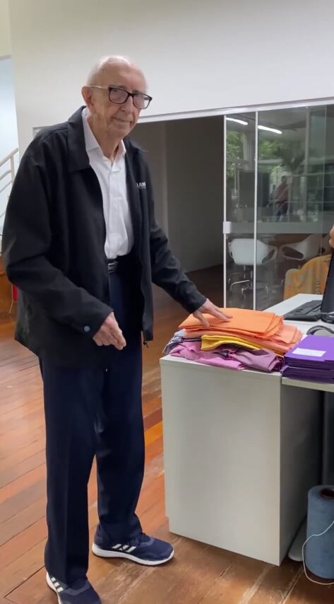 Walter Orthmann lleva más de 8 décadas trabajando para la misma compañía.