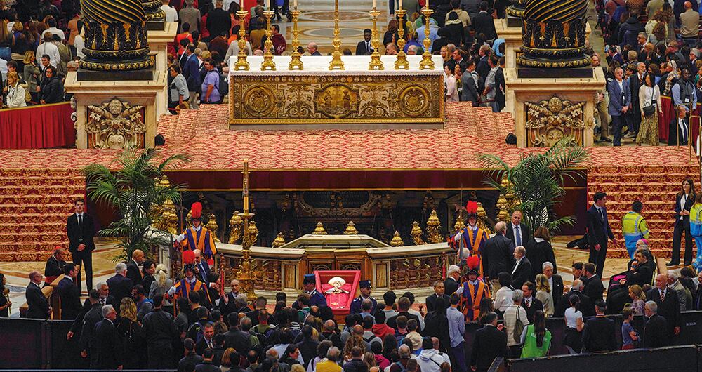 Al cierre de esta edición, se preparaba el funeral del papa Francisco, al que más de 60 jefes de Estado y de Gobierno habían confirmado su asistencia. 