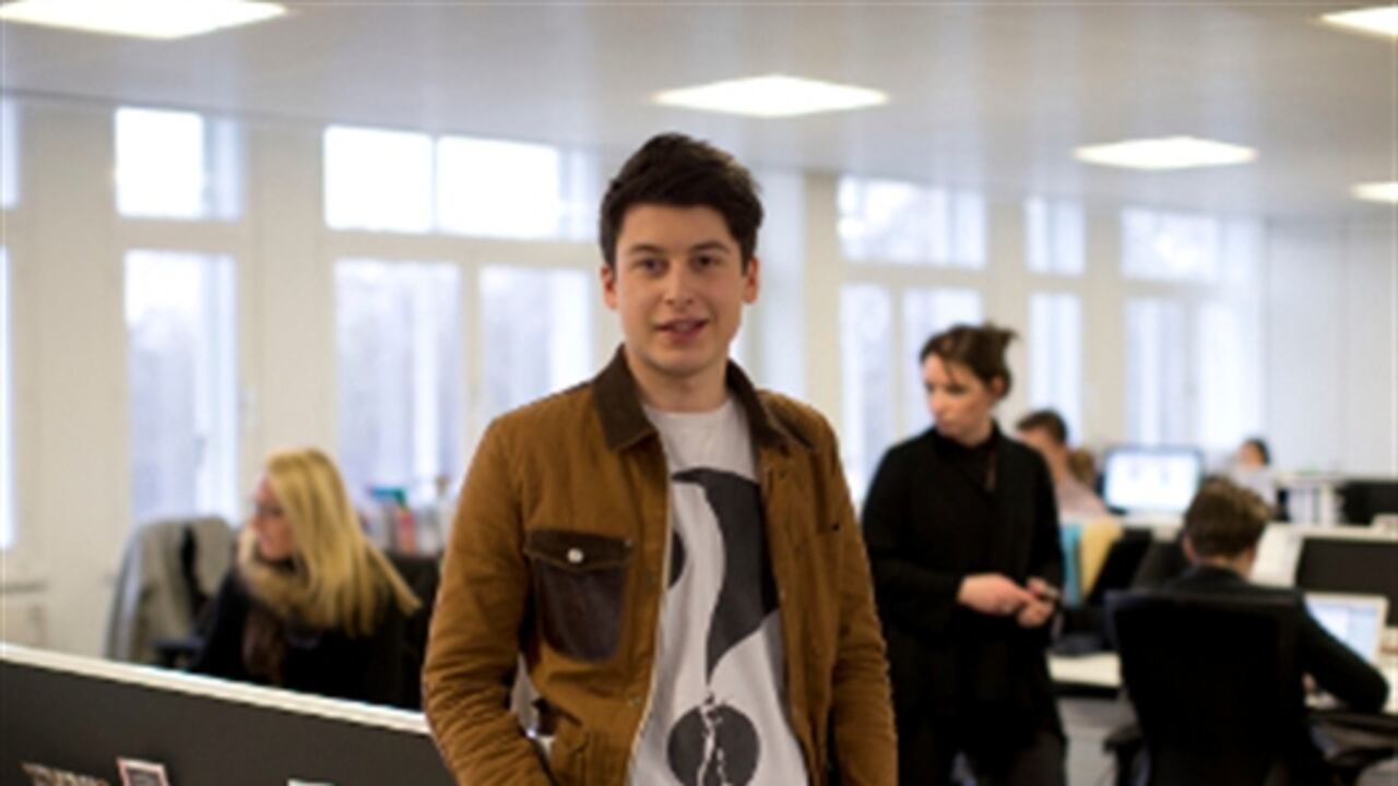 "Me gustan los zapatos: compraré un nuevo par de zapatillas Nike y probablemente un nuevo ordenador, pero en este momento solo quiero ahorrar y guardar el dinero en el banco. No tengo muchos gastos en el día a día", reconoció Nick d'Aloisio.