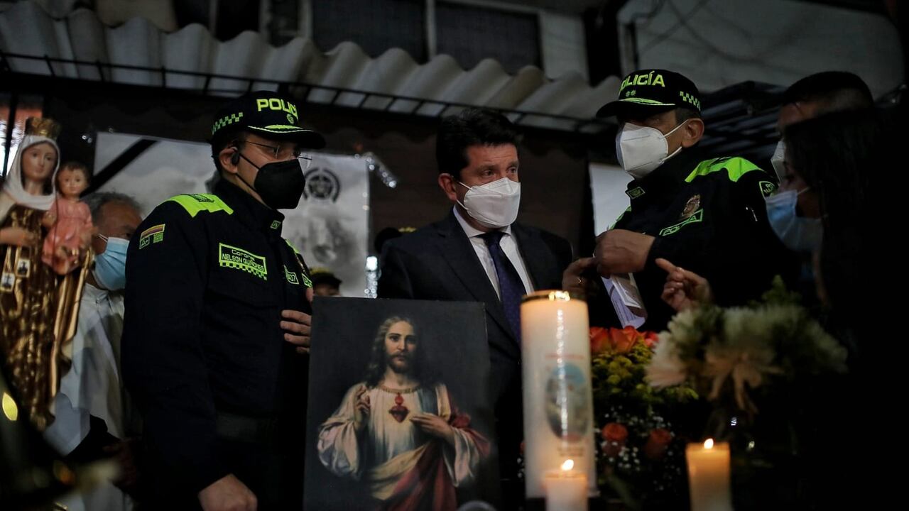 Homenaje velatón a Humberto Sabogal Policía asesinado en medio de un atraco en el sur de Bogotá