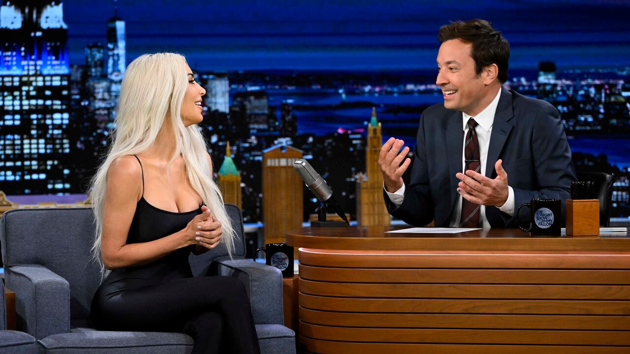 Kim Kardashian en el magazine de Jimmy Fallon. Foto: Tomada de Twitter @FallonTonight