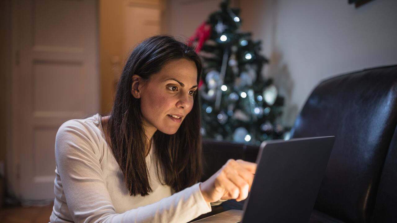 Aunque es una estafa casi tan antigua como el sorteo navideño, muchas personas todavía son víctimas de este timo.