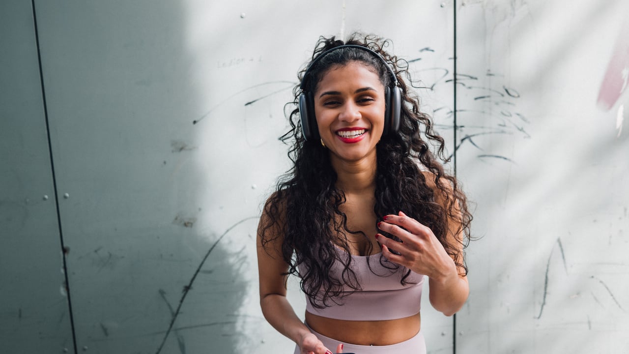 Así puede escuchar videos de YouTube en segundo plano o con la pantalla apagada gratis.