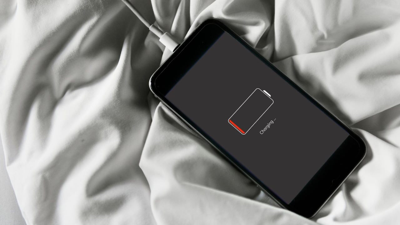 Si usa el celular mientras lo cargas, el dispositivo puede generar calor extra debido al consumo de energía.