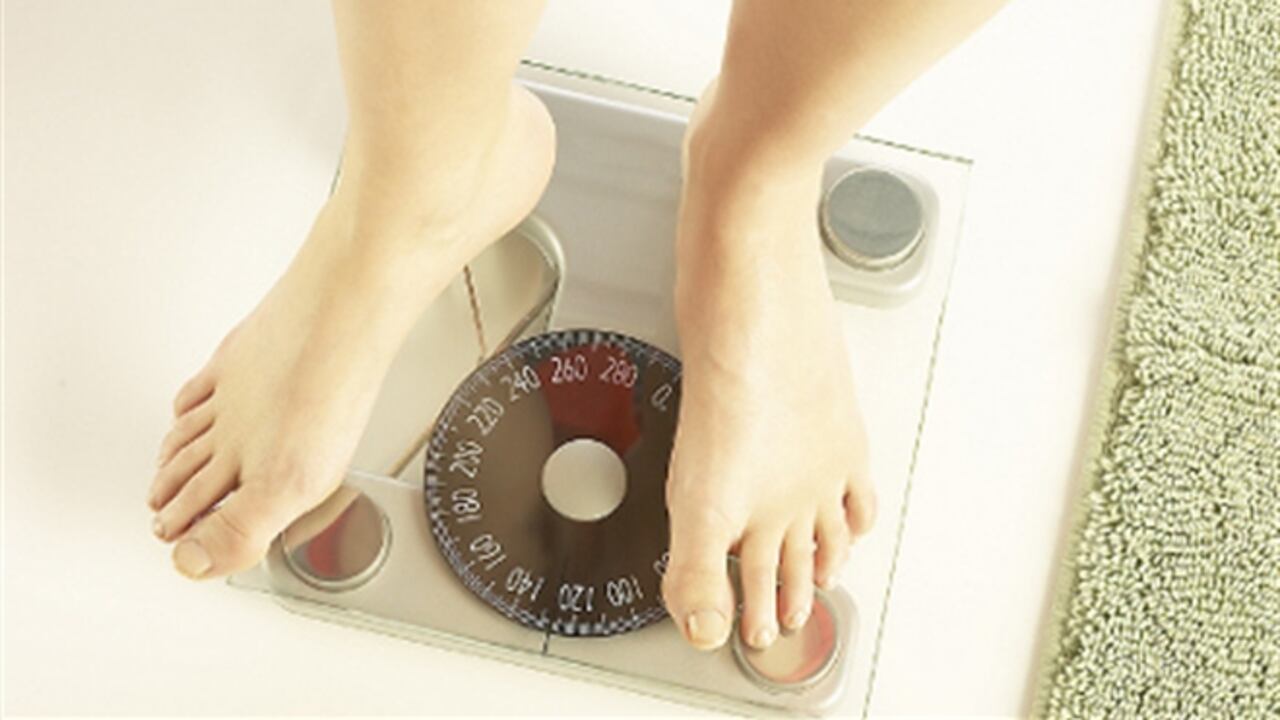 La obesidad aumenta el riesgo de tener problemas de salud como enfermedades cardíacas, diabetes, presión arterial alta y determinados tipos de cáncer.