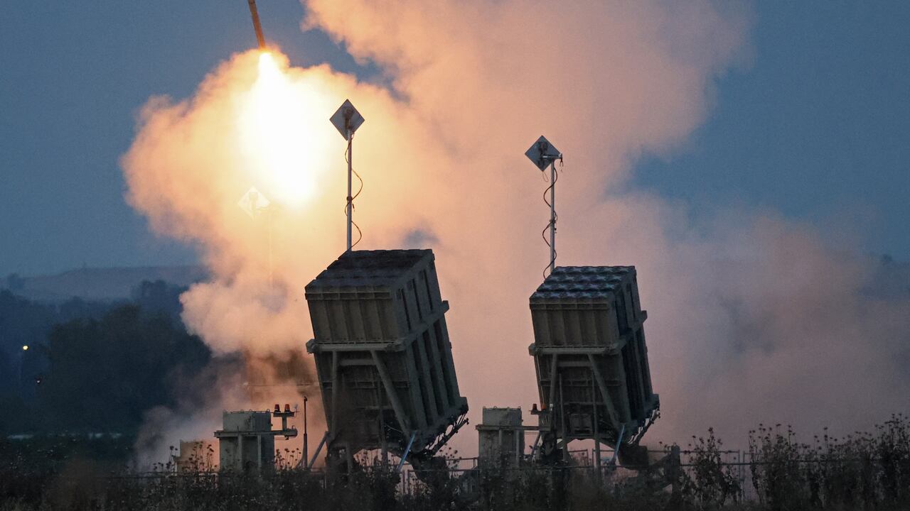 Israel está evaluando una petición de alto el fuego impulsada por Egipto en medio de un repunte de las tensiones y tras nuevos intercambios de cohetes que han dejado al menos siete muertos en la Franja de Gaza. (Photo by JACK GUEZ / AFP)