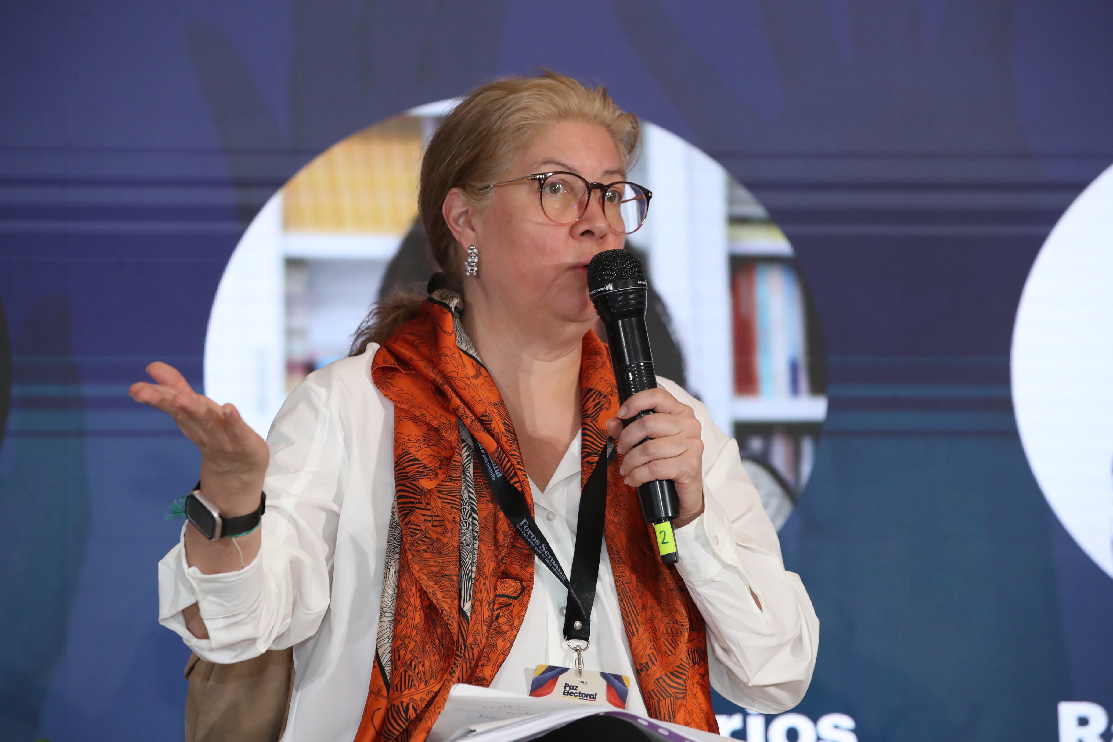 Foro Paz Electoral
Viernes, 31 de octubre de 2025 

Por unas elecciones libres, seguras y transparentes en las regiones
Objetivo: 
●	Alejandra Barrios
Directora nacional de la Misión de Observación Electoral (MOE)
●	Rafaela Cortés Zambrano
Gobernadora del Meta
●	Adriana Magali Matiz
Gobernadora del Tolima
●	Clara López Obregón
Senadora de la República

Modera: Carlos Enrique Rodríguez
Subdirector general de SEMANA