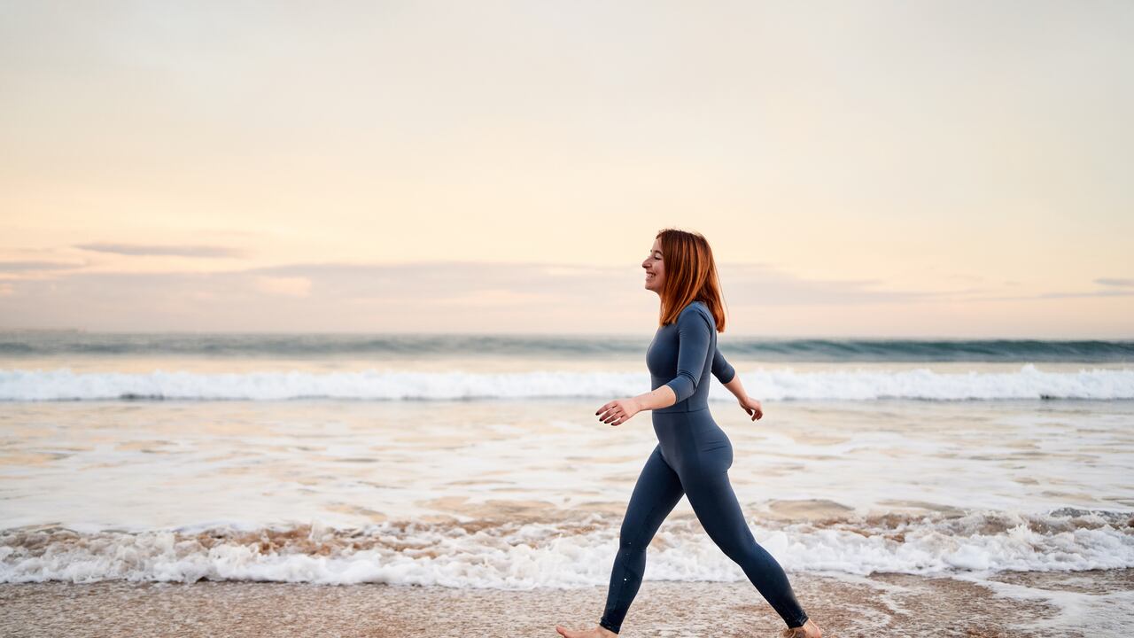 Caminar descalzo en la playa en ocasiones no es tan bueno.