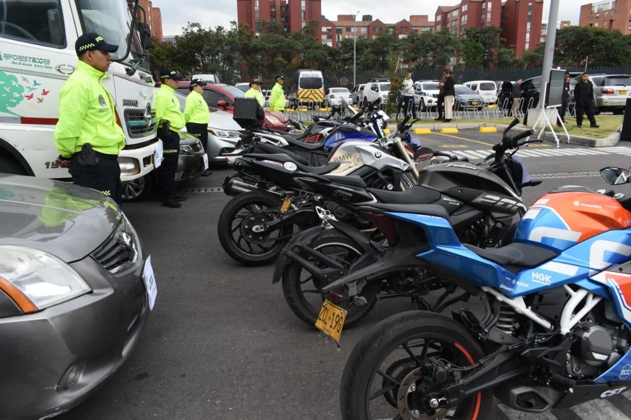 Las autoridades lograron recuperar 35 vehículos, entre motos y carros, que fueron robados en Bogotá
