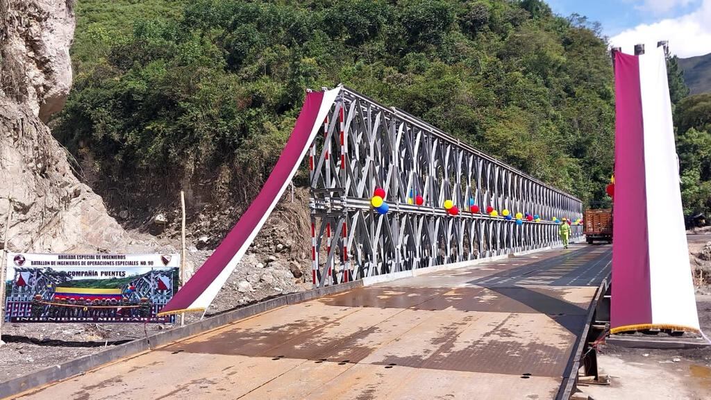 Ya están listos los dos puentes semipermanentes instalados en Quetame, Cundinamarca.