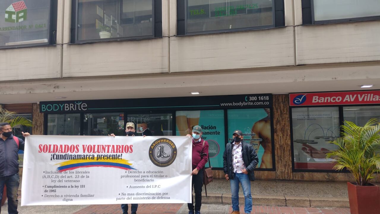 Soldados voluntarios protestan por vulneración de derechos.