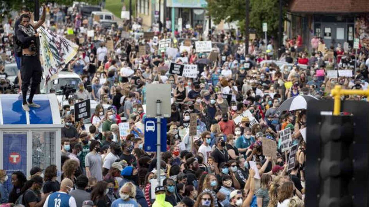 Las protestas tuvieron como escenario las calles de Mineápolis, Minnesota.