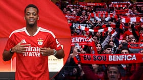 Jhon Durán fue presentado como nuevo jugador del Benfica de Portugal.