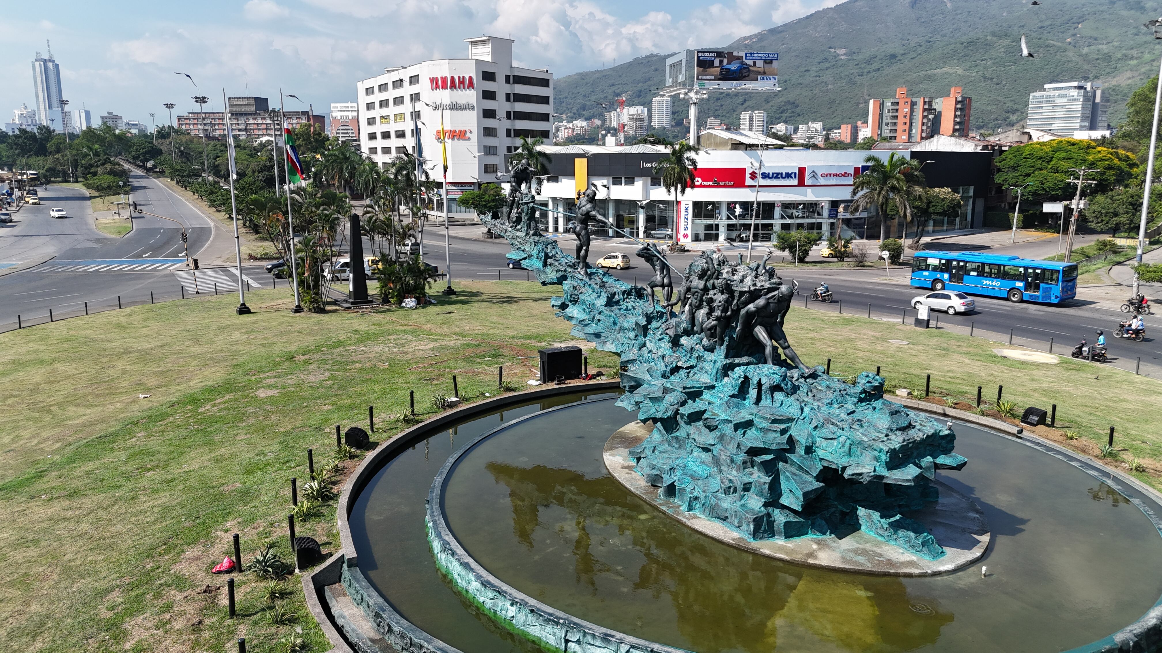 Durante el proceso de restauración, un estudio de subsuelo reveló que, antes de la construcción del monumento, había una intersección por la cual circulaba agua. Este hallazgo exigió reforzar la cimentación de la estructura para garantizar su estabilidad.
