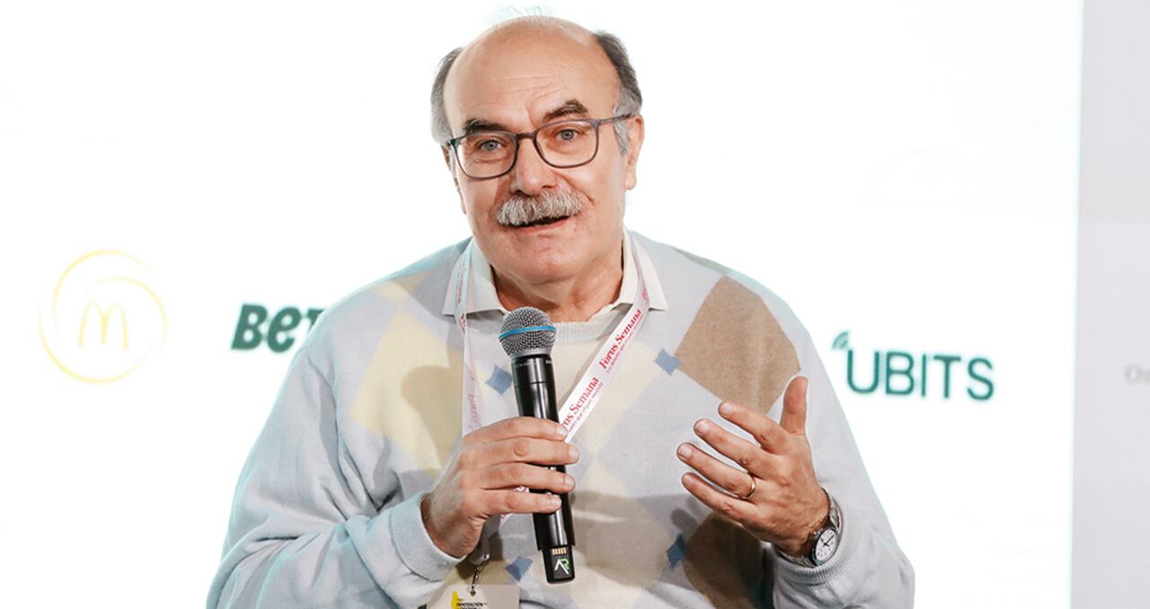 Stefano FarnéAcadémico