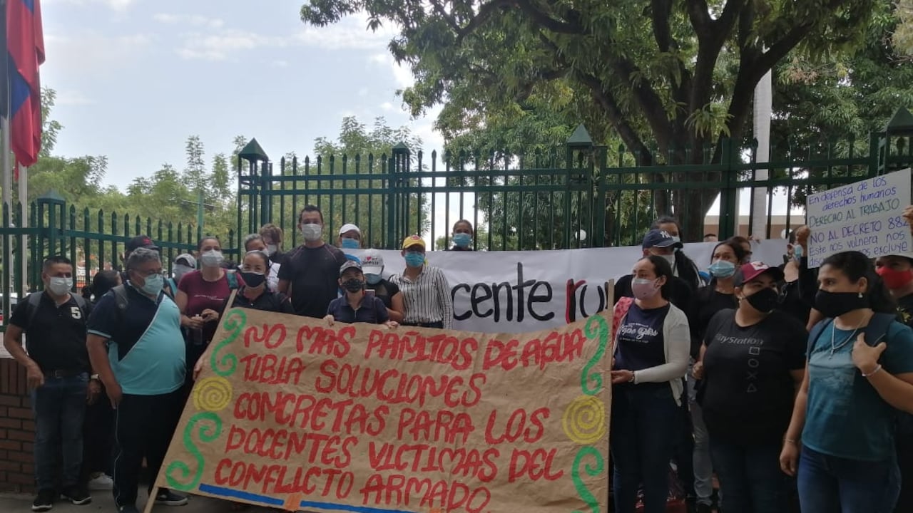 Los docentes temen perder los empleos en los territorios donde residen y en los que han laborado por años. Foto: Cortesía