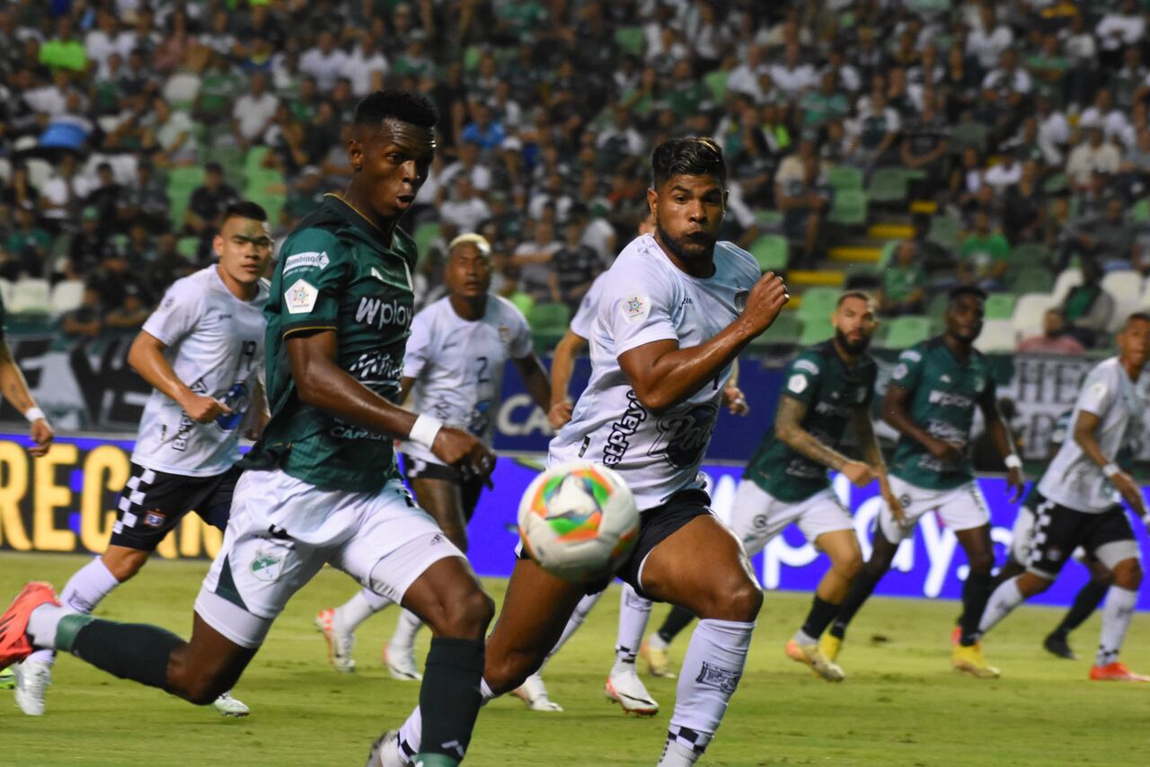 Durante el segundo tiempo, los verdiblancos se acercaron con dos disparos de Jean Colorado, pero no tuvieron un buen destino.