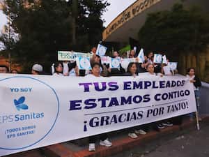 Protesta de funcionarios y usuarios de EPS Sanitas.