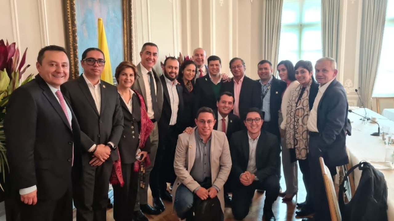 La alianza Verde se reunió con Petro.