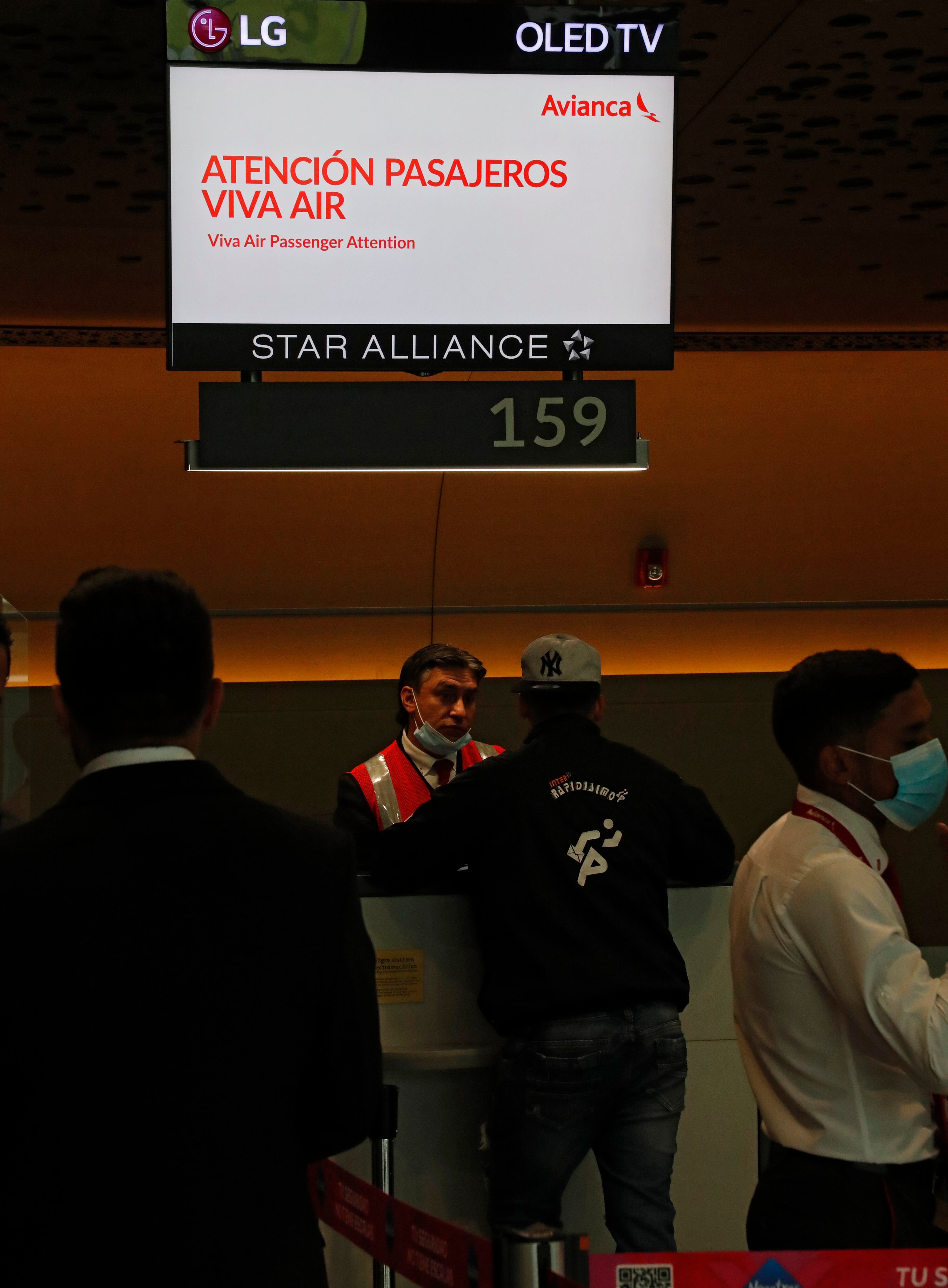 Ante la suspensión temporal  de vuelos de la aerolínea Viva Air , Avianca programó vuelos para los pasajeros dejados en tierra por Viva Air
Bogota Aeropuerto El Dorado
Marzo 2 del 2023
Foto Guillermo Torres Reina / Semana