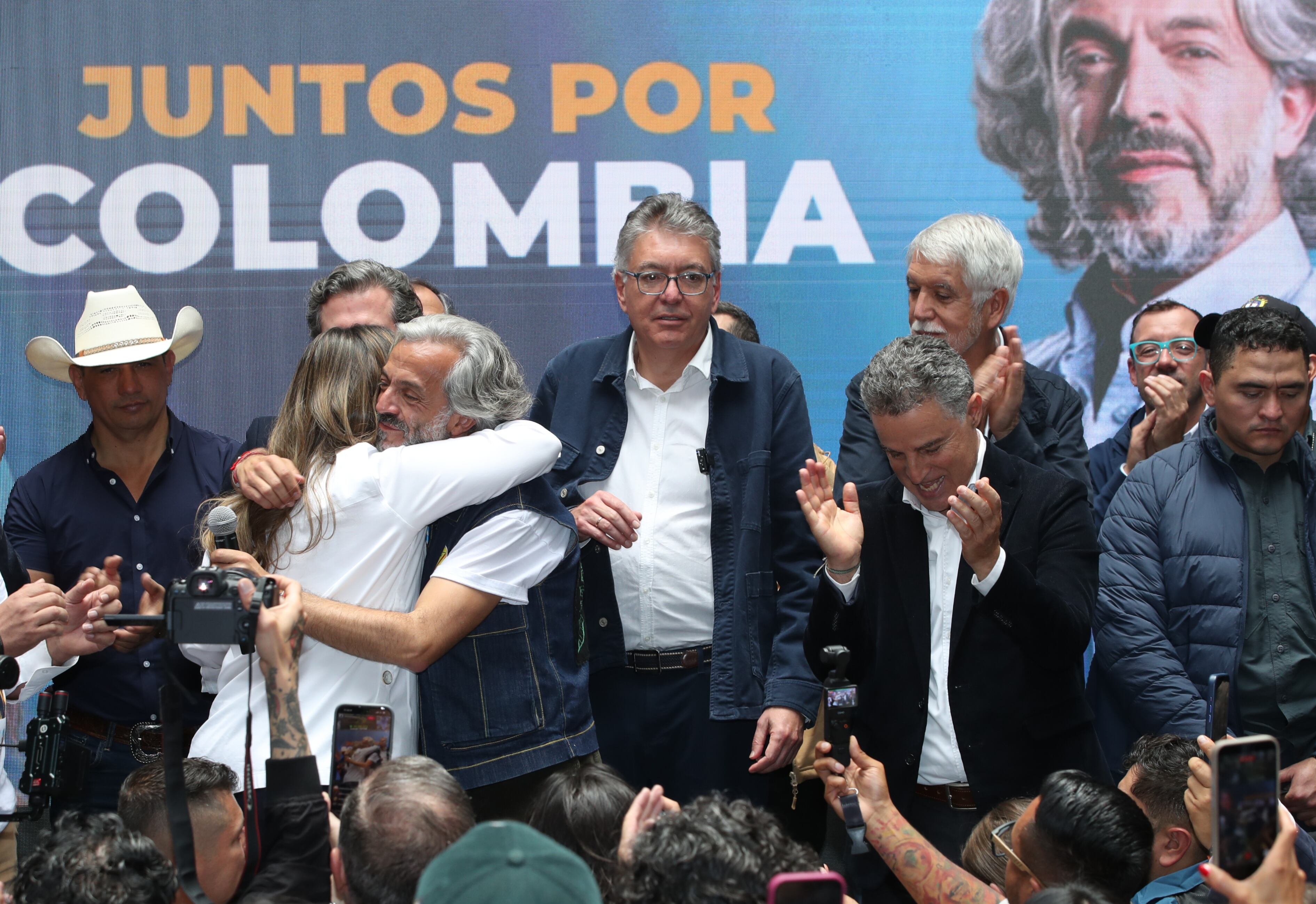 Paloma Valencia con su fórmula vicepresidencial, Juan Daniel Oviedo.