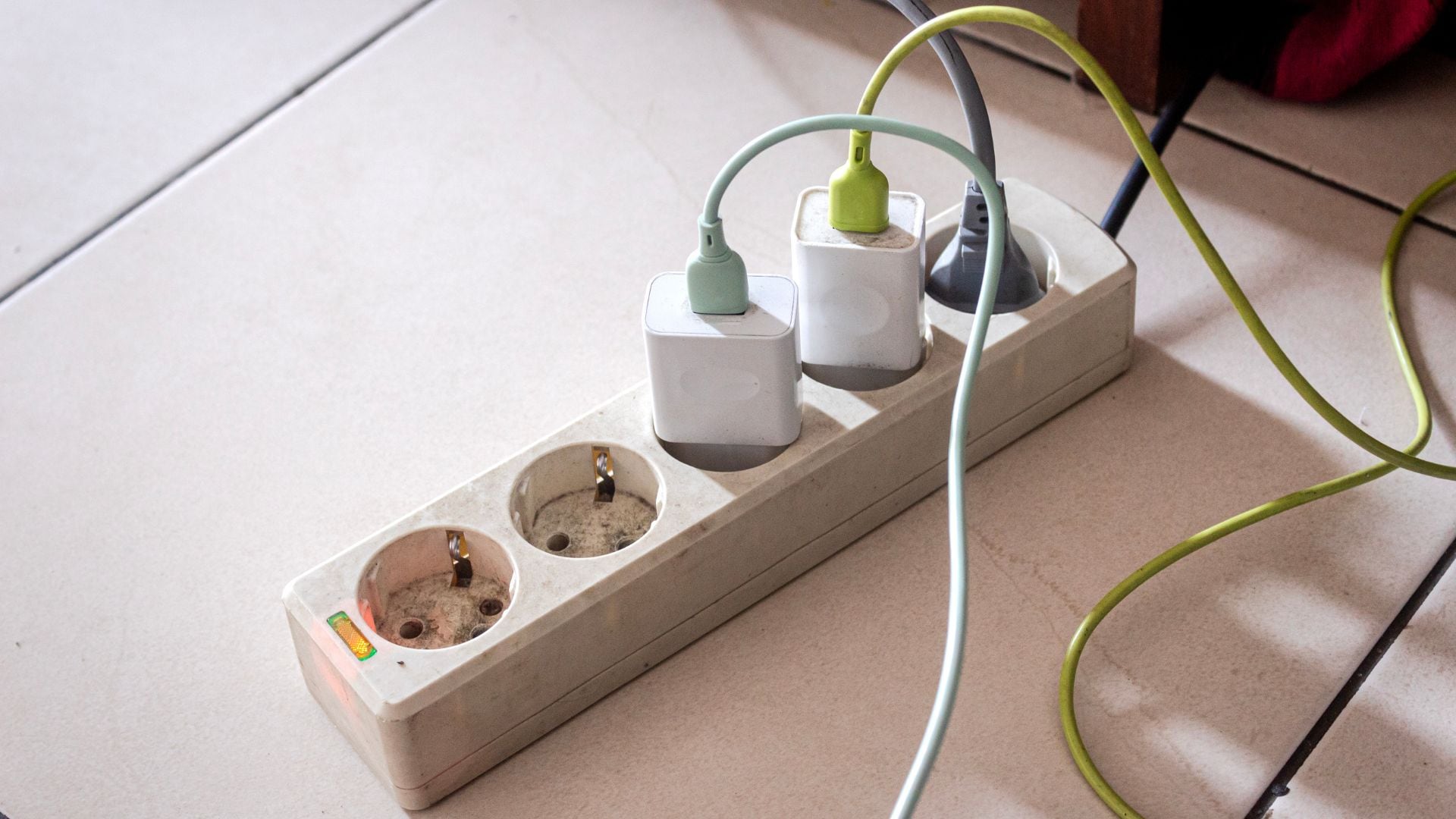 Las regletas revolucionaron la manera de conectar aparatos eléctricos en casa.