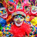 El carnaval de Barranquilla oficialmente son 4 días, pero también se celebra pre-carnaval meses antes de estas fechas.