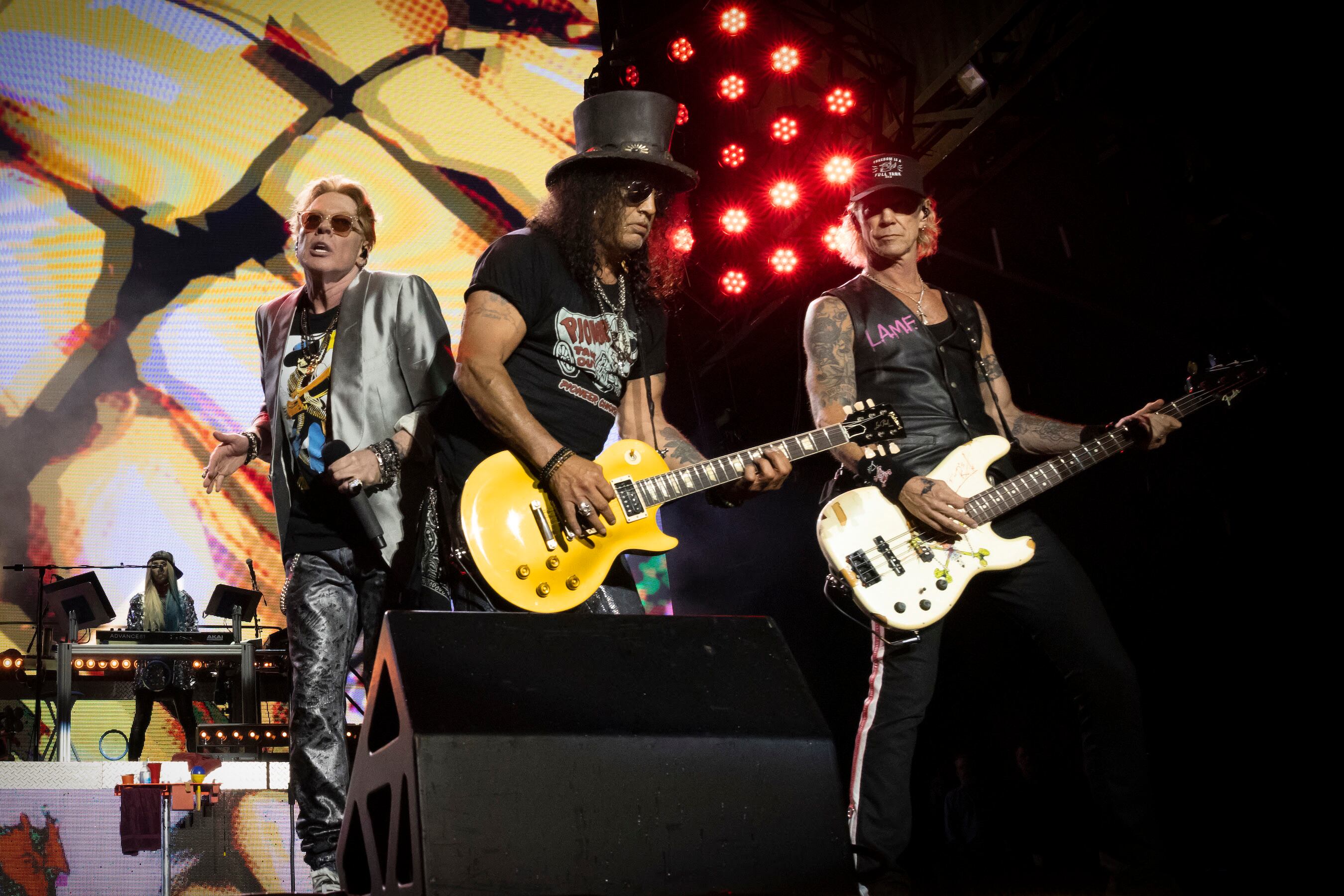 El próximo 7 de octubre, Bogotá vivirá una nueva noche legendaria cuando Axl Rose, Slash y Duff McKagan se tomen el escenario del Vive Claro Distrito Cultural, en un show que promete revivir la historia que comenzó en 1992 en El Campín y que continuó con dos fechas inolvidables en 2022