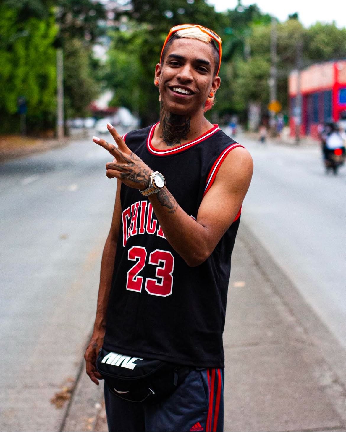 El caleño, quien se dio a conocer en redes sociales con los videos de sus batallas de freestyle, ahora es reconocido como cantante de música urbana