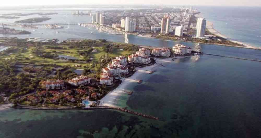 La exclusiva isla de Fisher Island, uno de los barrios más ricos de Estados Unidos. Foto: Getty. 