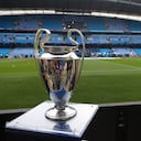 El trofeo de la Champions en el Etihad Stadium