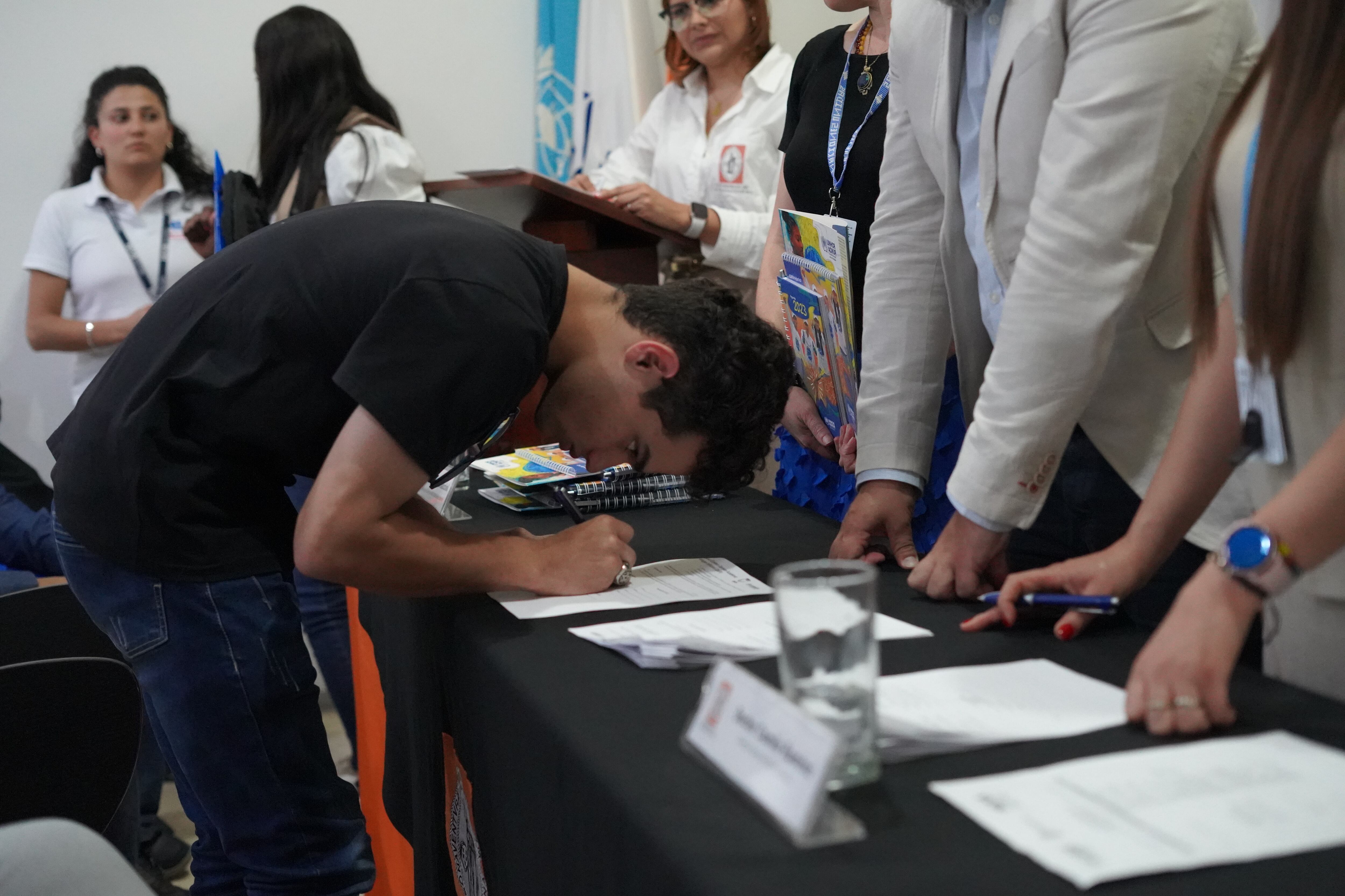 20 jóvenes desplazados, refugiados y migrantes en Cartagena y Medellín podrán cursar sus estudios universitarios, becados por ACNUR