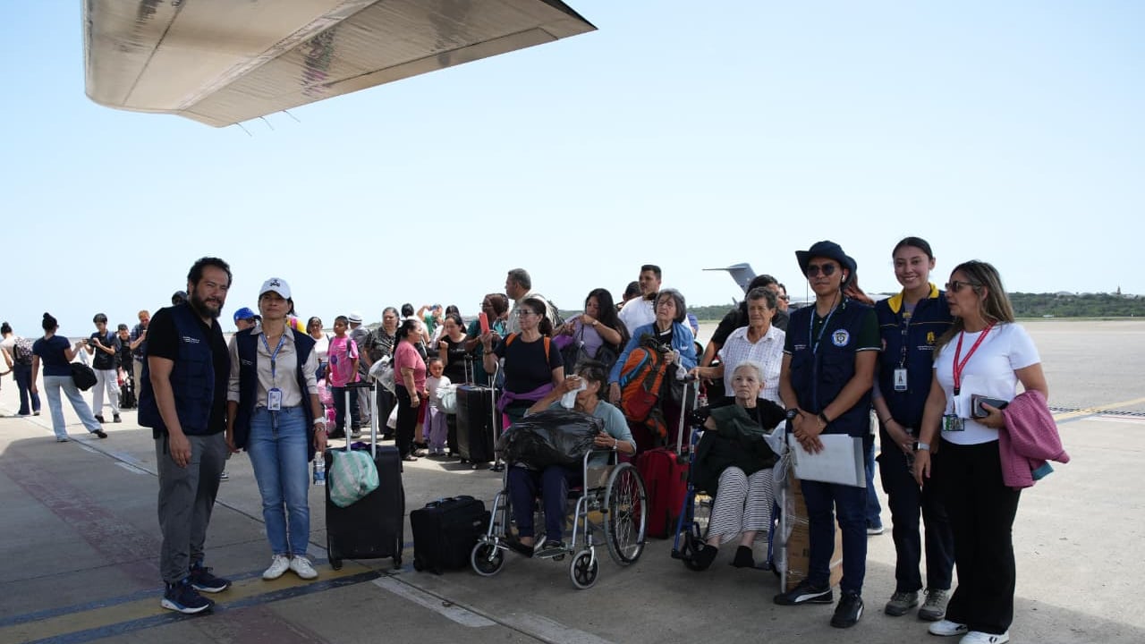 47 colombianos llegaron al país este lunes en vuelos humanitarios.