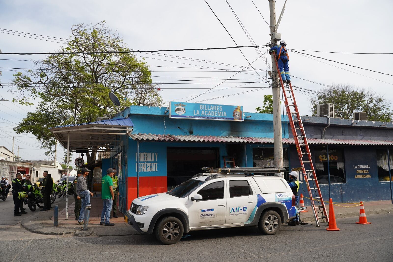 Cierran billares por robo de energía.