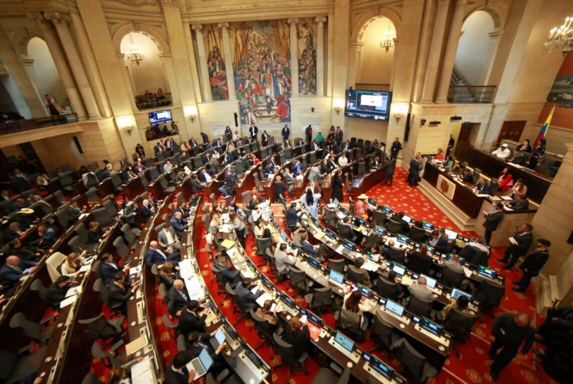 Inician las sesiones extraordinarias para discutir la Reforma a la Salud. En esta sesión, se abordan 39 artículos originales y 11 nuevos avalados.