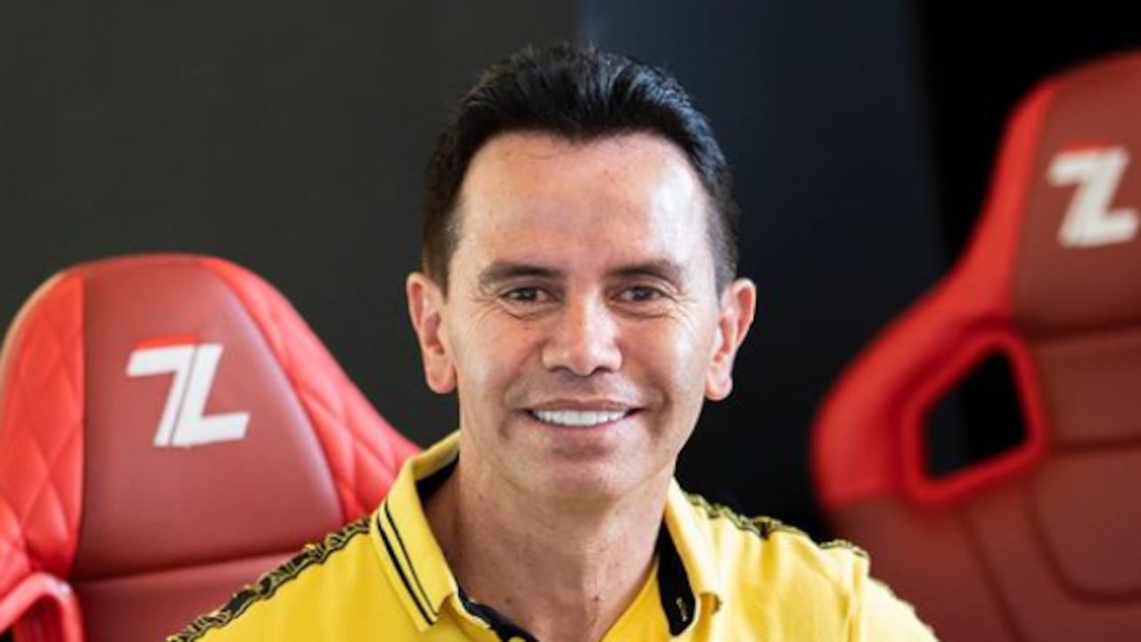 Jhonny Rivera, artista de música popular.