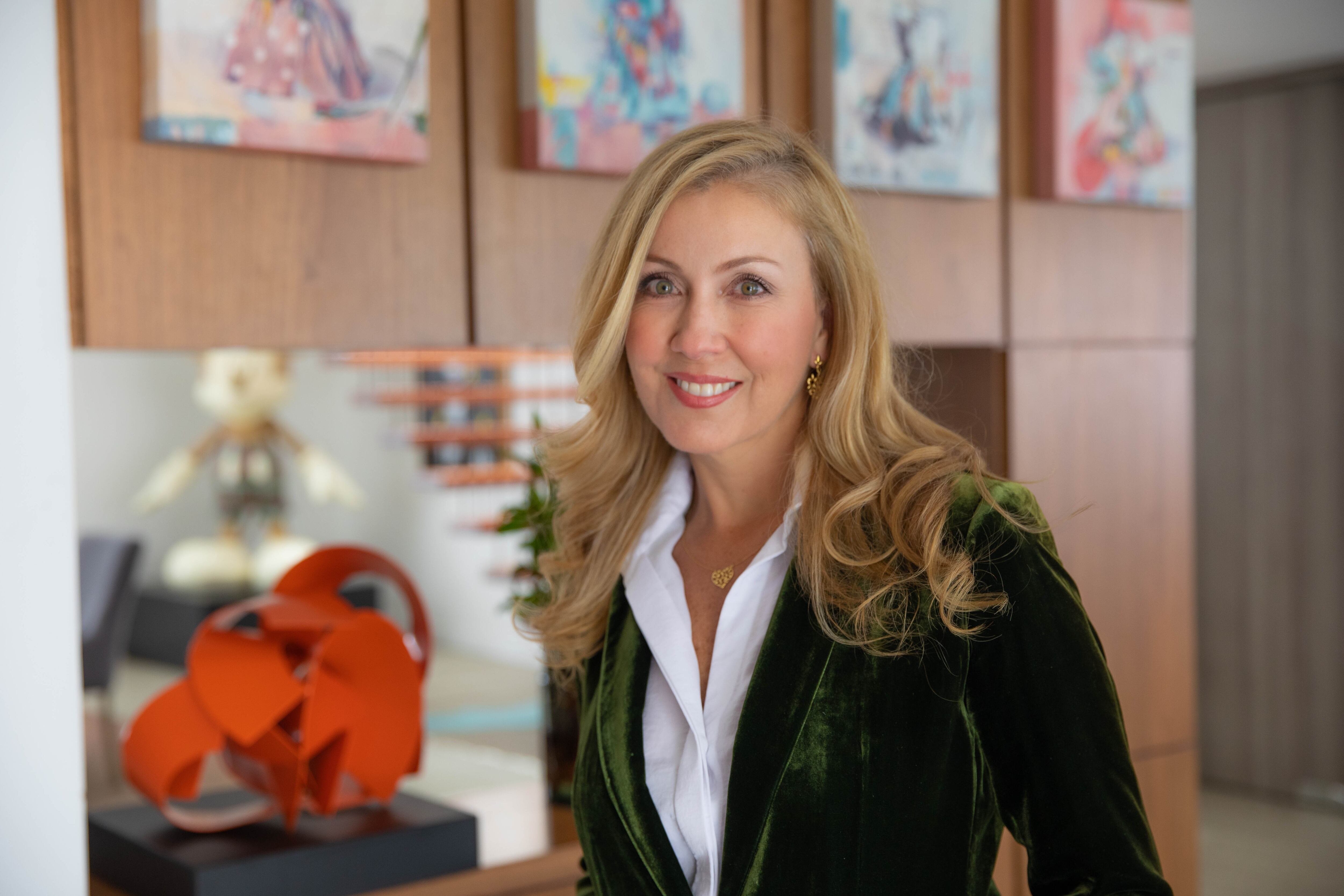 Sandra Gómez Arias, presidente de Findeter, explica las estrategias implementadas para lograr el compromiso y el sentimiento de orgullo por la entidad en sus colaboradores.