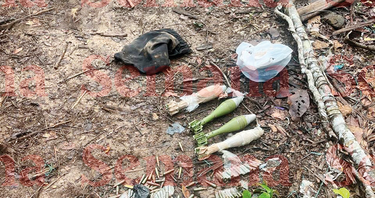 En el campamento, ubicado cerca a la zona del ataque, fueron encontradas granadas, municiones de fusil y prendas camufladas. Desde allí, al parecer, alias Miller dirigió el ataque contra los militares en la región de Guanapalo, en Guaviare.