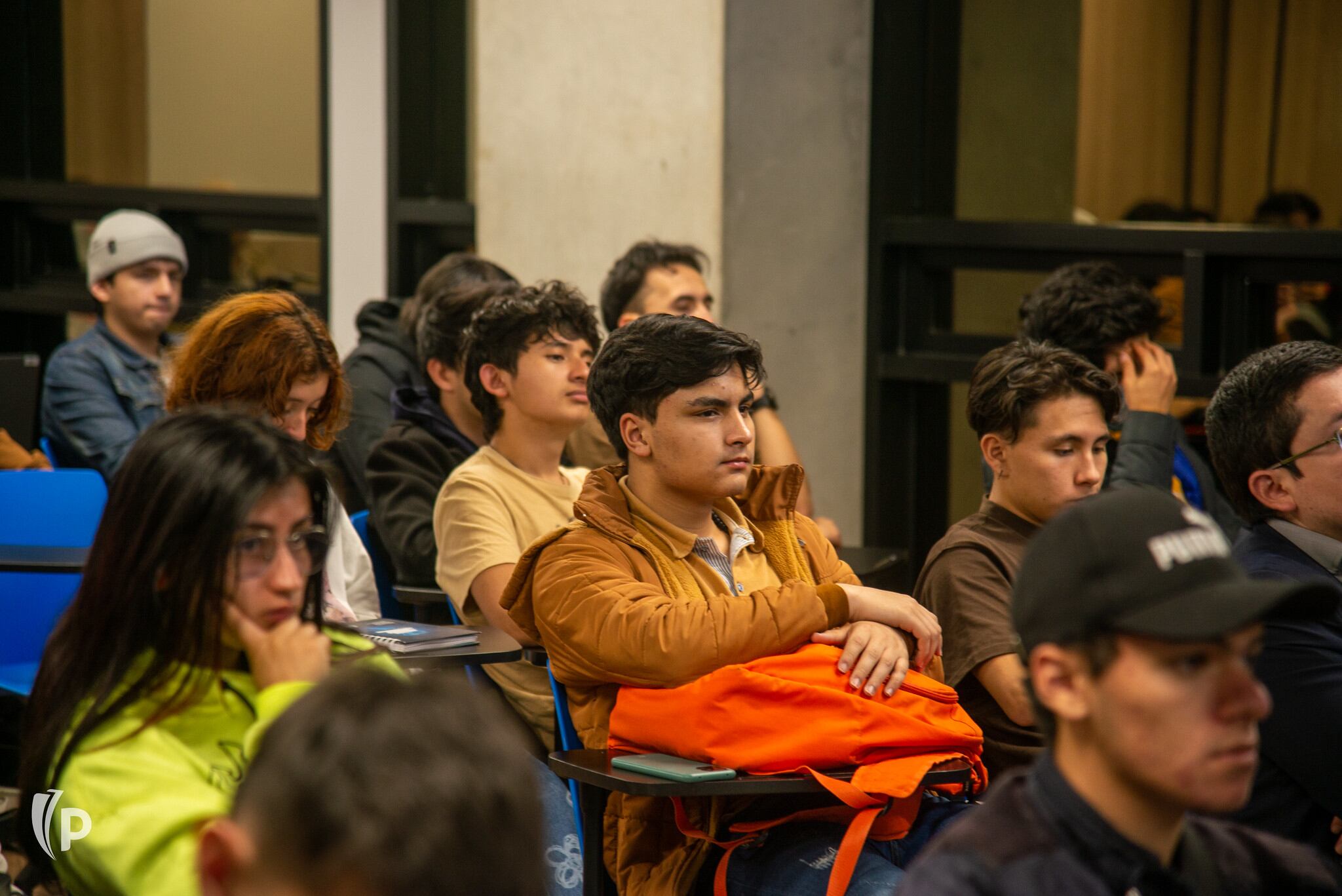 Este centro educativo también ha generado una serie de convenios con la Unidad Nacional de Atención y Reparación de Víctimas, la Policía Nacional, el Ejército Nacional y el Servicio Nacional de Aprendizaje SENA, para brindar alivios financieros a sus integrantes durante todo su programa académico.